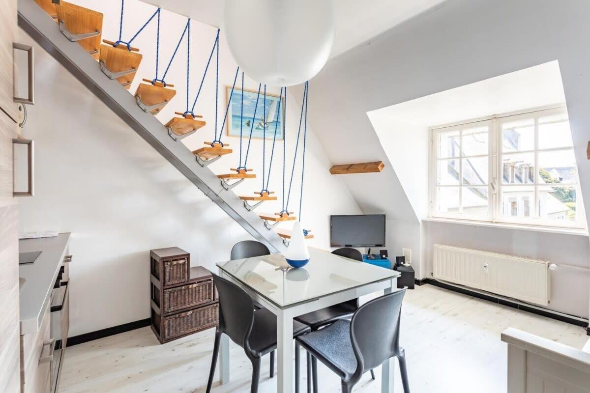Le Capucin - Petit Duplex Avec Place De Parking Dinard Esterno foto