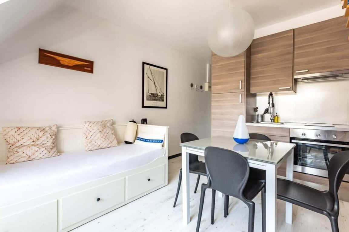 Le Capucin - Petit Duplex Avec Place De Parking Dinard Esterno foto